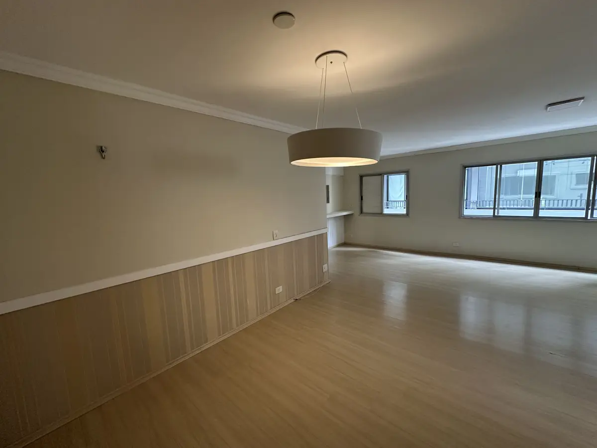 Apartamento nos Jardins com 3 quartos e 2 garagens, Alameda Itu — Jardins, São Paulo